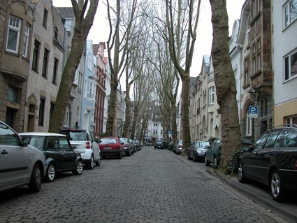 Gluecksburger-Strasse