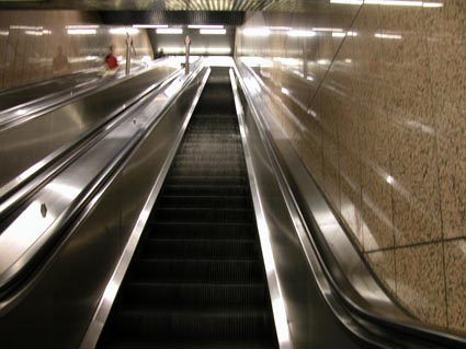Rolltreppe-steinstrasse