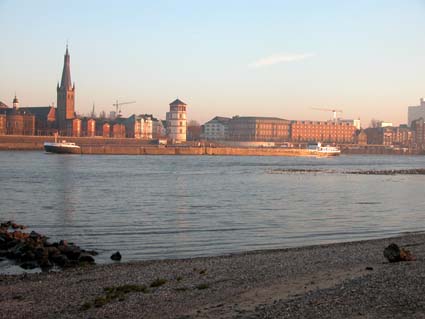 Schiff-Altstadt