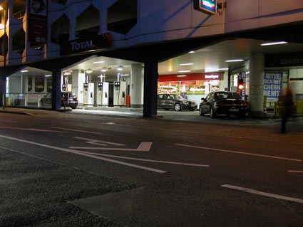 Tankstelle-Carlsplatz