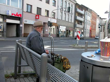bunter-Plastikbecher