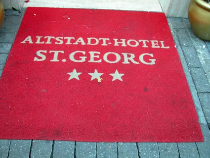 ein-wenig-Roter-Teppich
