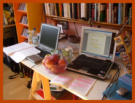 schreibtisch