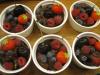 Rohes Mousse au Chocolat mit Tonkabohne & Beeren