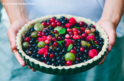 Wilde-Beeren-Tarte-GreenKitchenStories