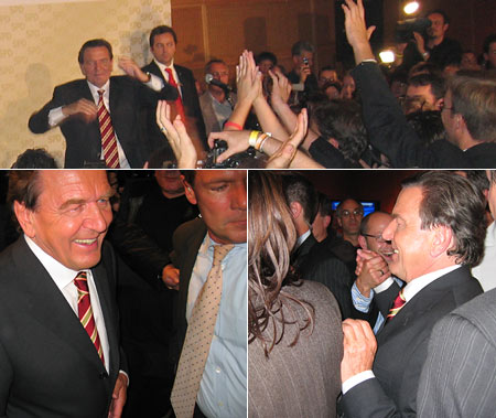 Gerhard Schröder live auf der Wahlparty im Willy-Brandt-Haus