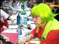 Giftgruene Gewerkschafterin