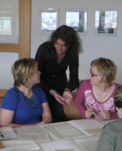 Studenten_aus_Olomouc_bei_Archivarbeiten_im_Brenner-Archiv1