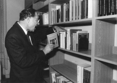 kraus-uns-sein-Buch