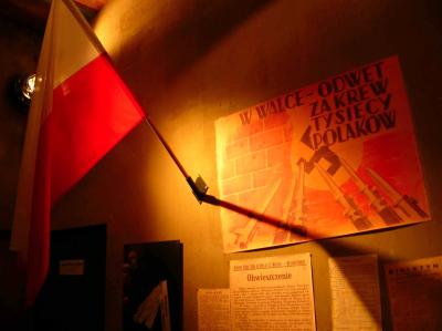 070401-06-PW-Muzeum-Fahne