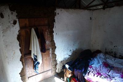 Erwachen unter Wellblech: Who the f***ck is Papa Schlumpf?