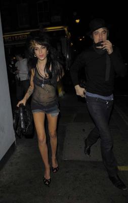 amy-winehouse-and-pete-doherty-out-again