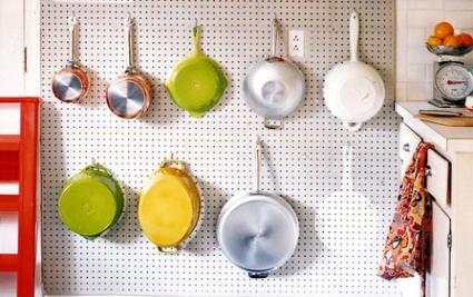 hoar_pegboardpots_01