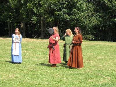 Die schwere Eisenpfanne wird gezeigt