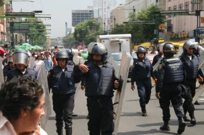 Polizei im DF beim Einsatz gegen die Internetpiraterie