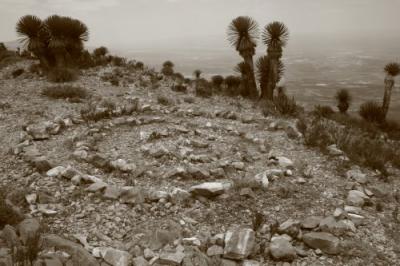 Ritueller Kreis auf La Quemada, dem heiligen Berg der Huichol