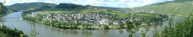 https://moselnetz.de/img/panorama3.jpg https://moselnetz.de/img/panorama3.jpg