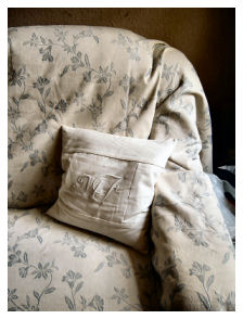 *sofa mit blauen blueten*