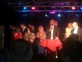 Der Berliner SPD-Landesvorsitzende Jan Stöss schwor die Partei auf den bevorstehenden Wahlkampf ein. Auf der Bühne mit dabei: Alle Bundestagskandidaten sowie der Regierende Bürgermeister Klaus Wowereit. (Foto: Ronald Lässig)