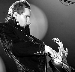 Sigur Ros' Jonsi Birgisson Sigur Ros' Jonsi Birgisson