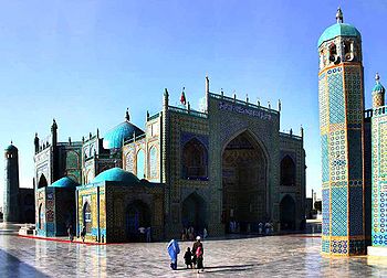 350px-Mazar-e_sharif_-_Steve_Evans