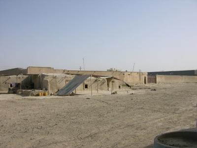 Typisches Haus von Zigeuinern, die hier dzugi genannt werden