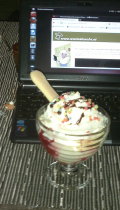 Eisbecher mit Feenstaub, Netbook mit Ubuntu GNU/Linux Eisbecher mit Feenstaub, Netbook mit Ubuntu GNU/Linux