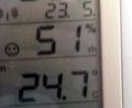 Thermometer zeigt 24,7 Grad schon in der Früh Thermometer zeigt 24,7 Grad schon in der Früh