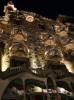 Bietet Einblicke in eine andere architektonische Welt: Casa Batllo - hier bei Nacht.