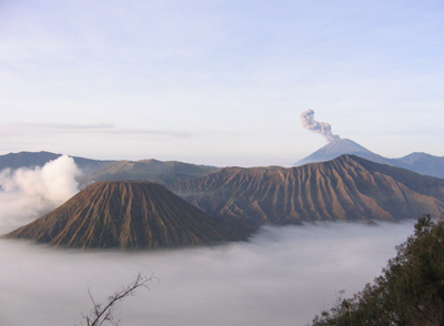 Mt. Bromo betrachtet von einer ca. 3000m hoch gelegenen Ausichtsplattform