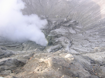 Am Krater des Bromo