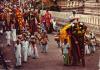 Kandy Perahera Ceylon Tourist Board
<br />
Monte Miau Schelle Schelle Helau
<br />
Postkarten im Abo - Grüsse machen froh.