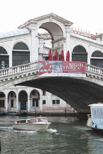 contemporary-art-biennale-show-project-venice-realto-manfred-kielnhofer