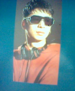 this is not dj dsl, but he's shure great ;) this is not dj dsl, but he's shure great ;)