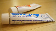 Zahnpaste. Zahnpaste.