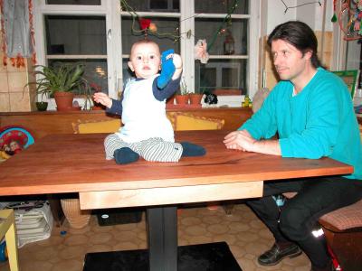 und der papa ist müde - und die kleine aber nicht!