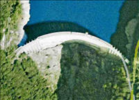 goldeneye-bungee-jump-dam-verzasca