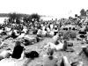 poets on the beach - menge menschen