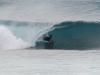 800px-Oahu_North_Shore_surfing_tube