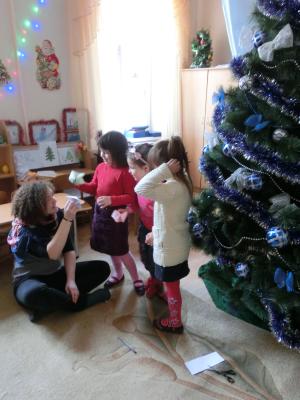 Auch-der-Kindergarten-ist-bunt-geschmueckt