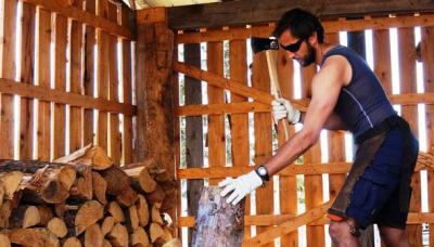 Holzhacken Holzhacken