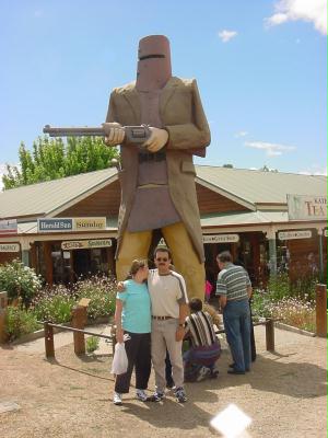 estatua20de20ned20kelly20na20vila20do20ultimo20enfrentamento20-20glenrowan