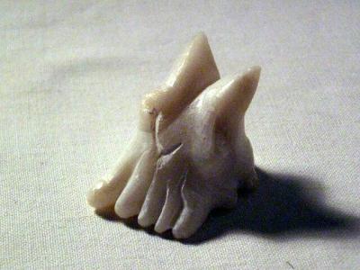 Speckstein: Fuss mit Ohren