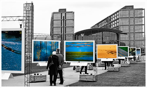 Eine Fotoausstellung zwischen dem Berliner hauptbahnhof und dem Kanzleramt