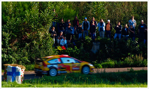Rallyeauto bei der Deutschlandrallye