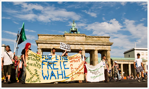 Die Hanfparade vor dem Brandenburger Tor