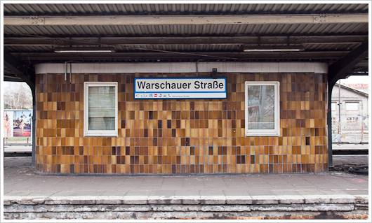 Häuschen am Bahnhof Warschauer Straße