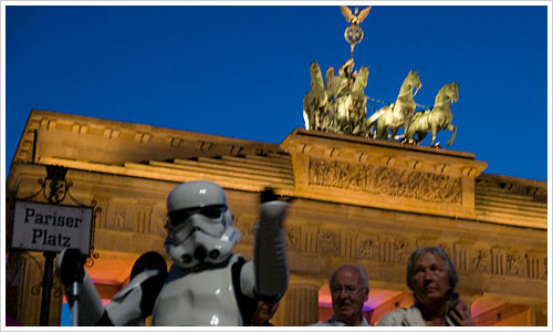 Der Stormtrooper nutzt die Gunst der Stunde