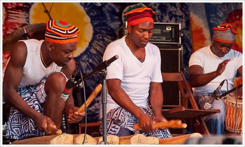 Eine afrikanische Band beim Karneval der Kulturen