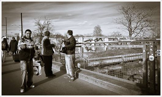 Musikanten auf der Warschauer Brücke Musikanten auf der Warschauer Brücke
